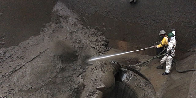 Primary Crusher & Conveyor